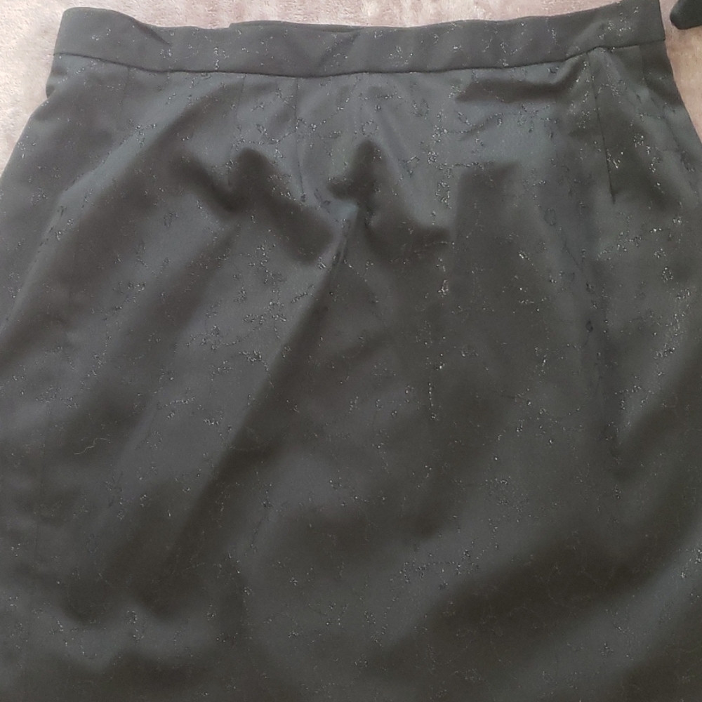 Suit - Picture 3 of 3